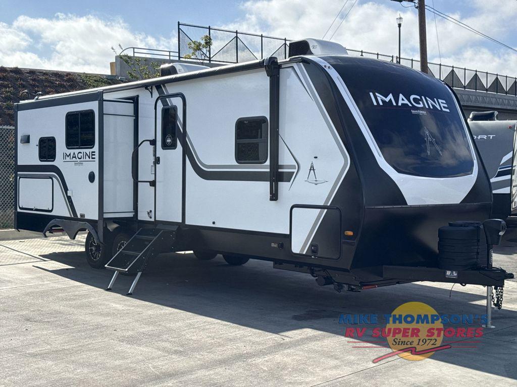 2027 Grand Design Imagine 2670MK in fountain valley CA