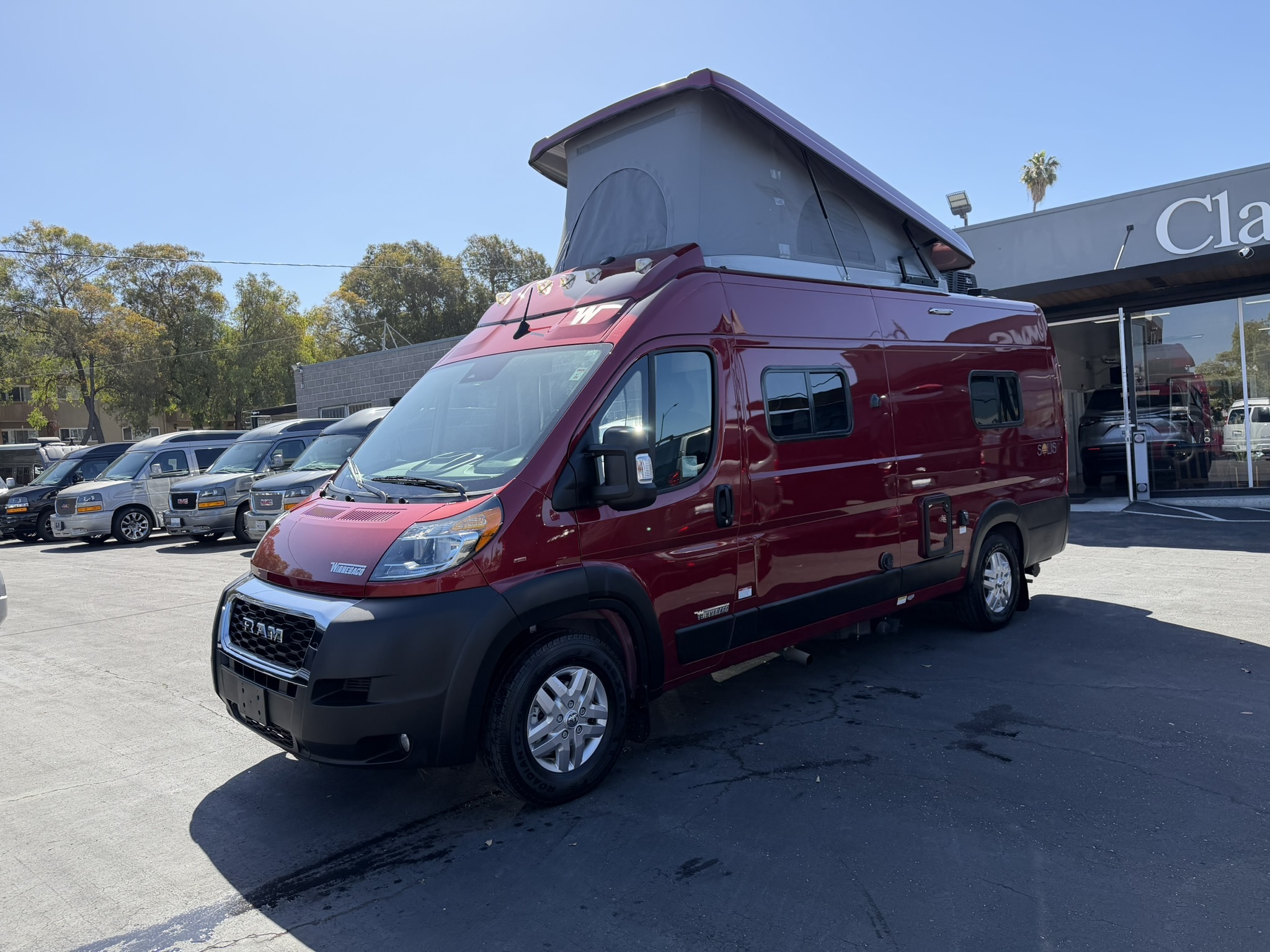 Winnebago Solis 59PX RV