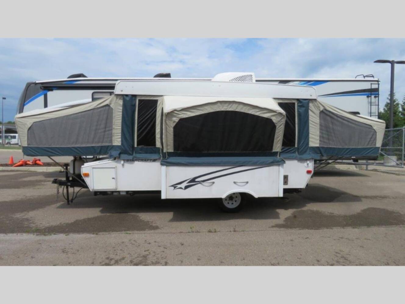 A photo of this 2009 Starcraft Starcraft 2409