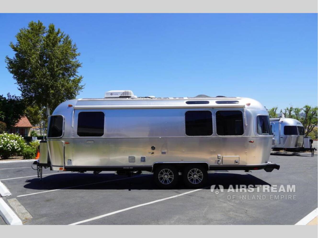A photo of this 2026 Airstream Trade Wind 25FBQ Hatch