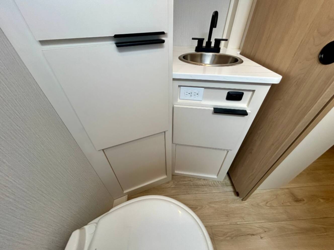 A photo of this 2026 Winnebago Micro Minnie 2108FBS