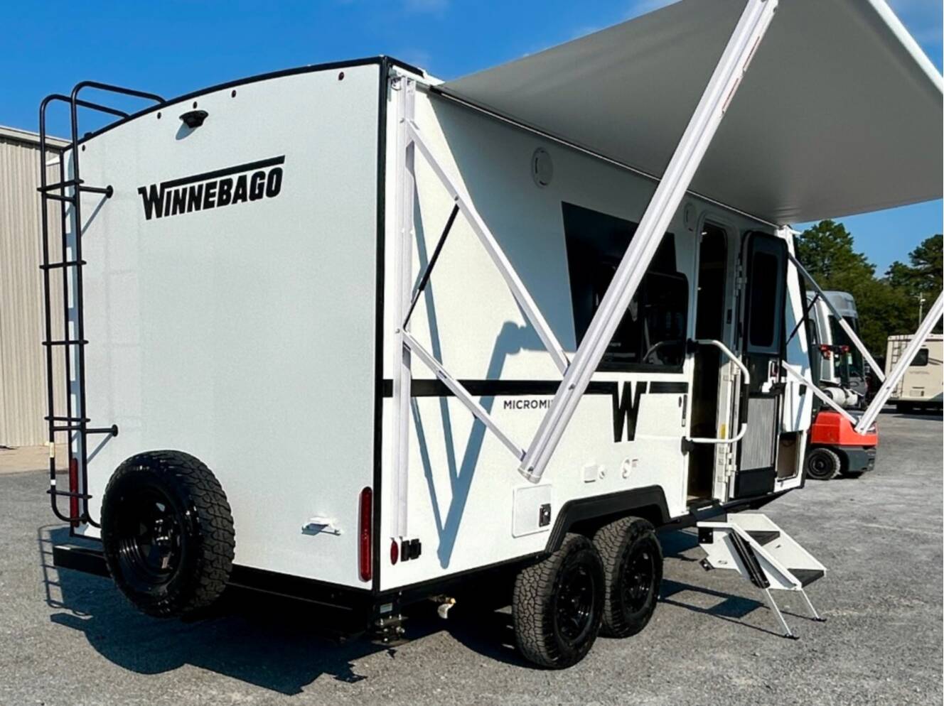 A photo of this 2026 Winnebago Micro Minnie 2108FBS