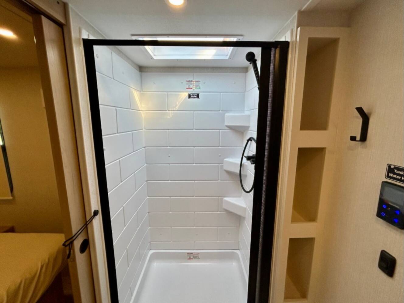 A photo of this 2026 Winnebago Thrive 25RLS