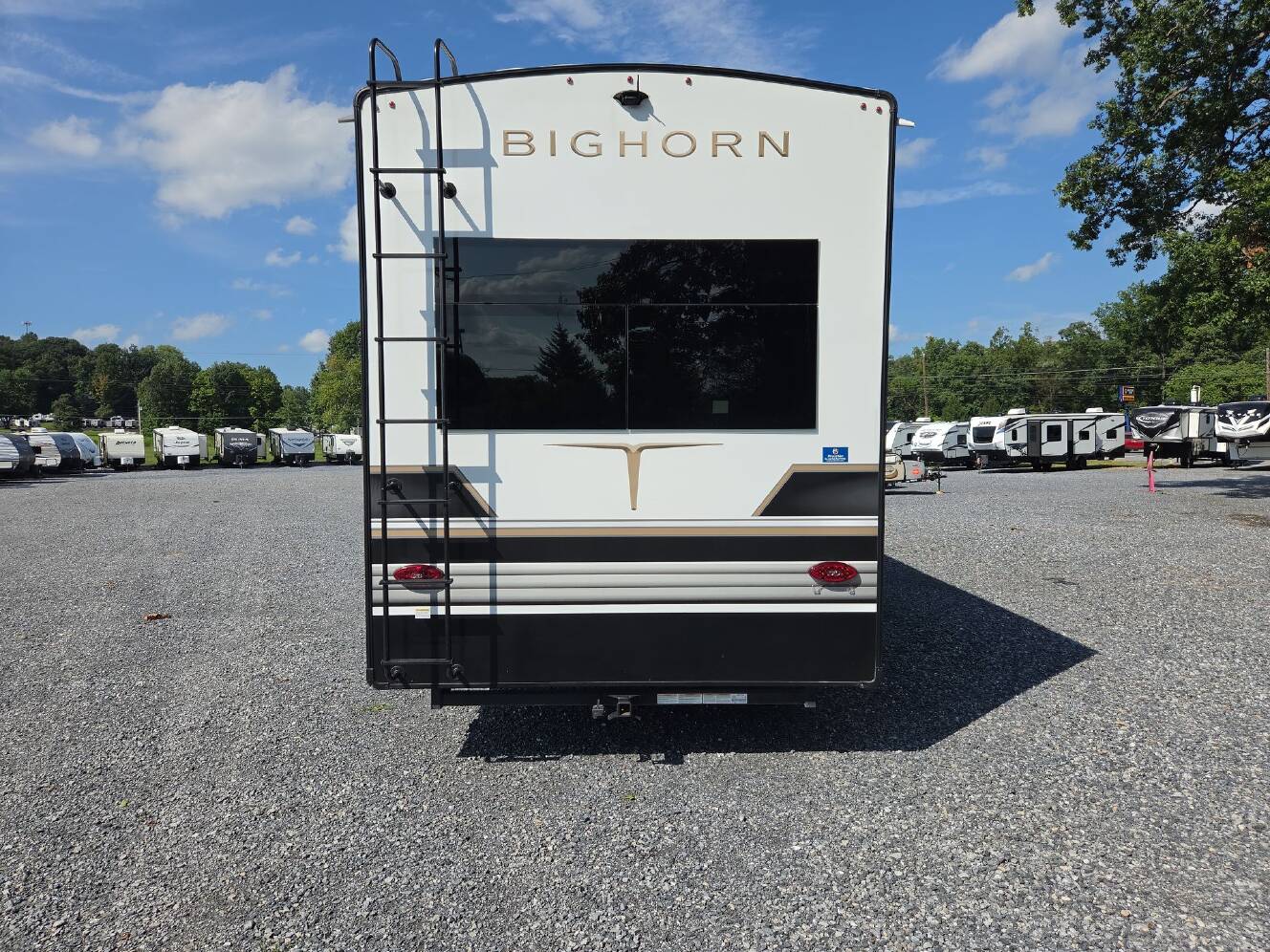 A photo of this 2026 Heartland Bighorn 38RE