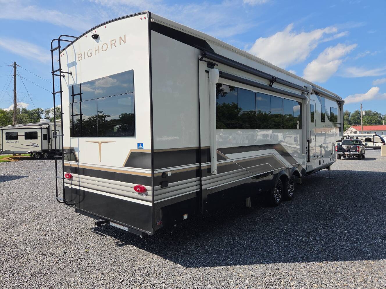 A photo of this 2026 Heartland Bighorn 38RE