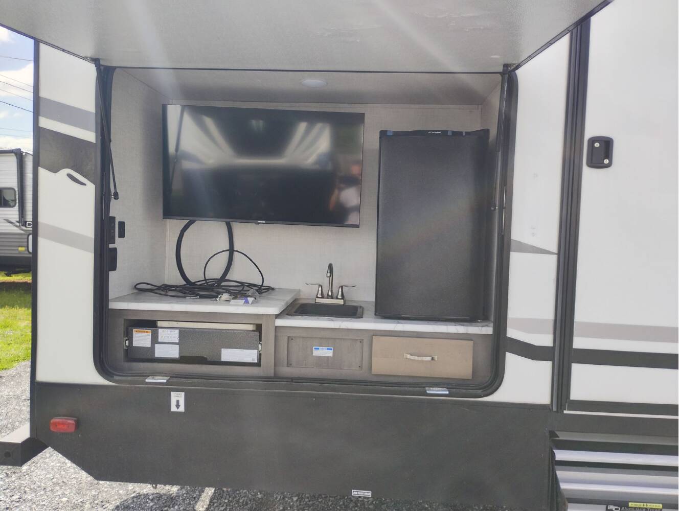 A photo of this 2021 East To West Alta 3150KBH