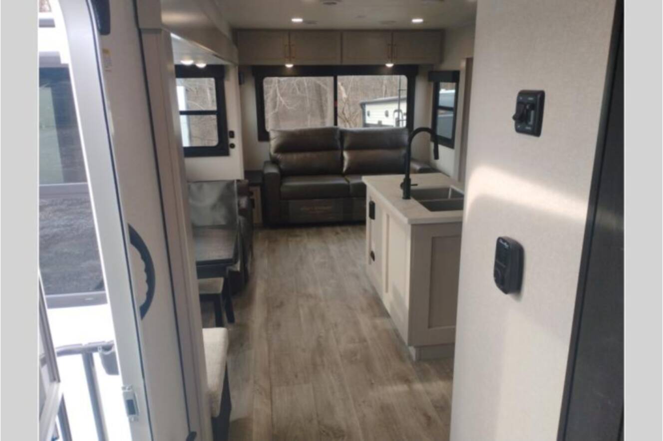 A photo of this 2026 Heartland Sundance Ultra-Lite 29RLBS
