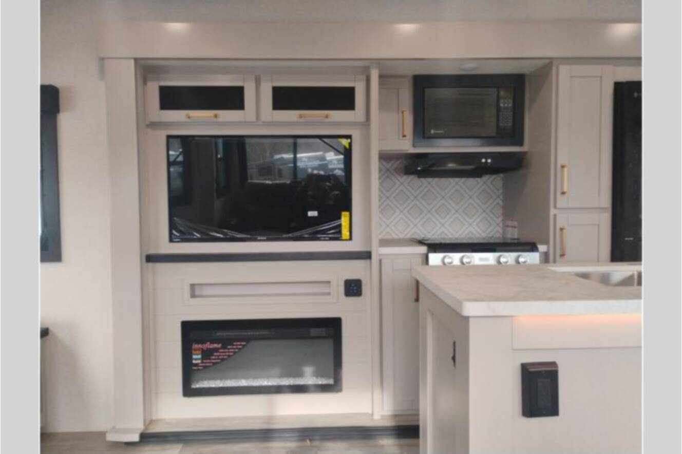 A photo of this 2026 Heartland Sundance Ultra-Lite 29RLBS