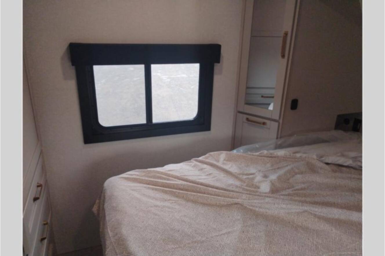 A photo of this 2026 Heartland Sundance Ultra-Lite 29RLBS