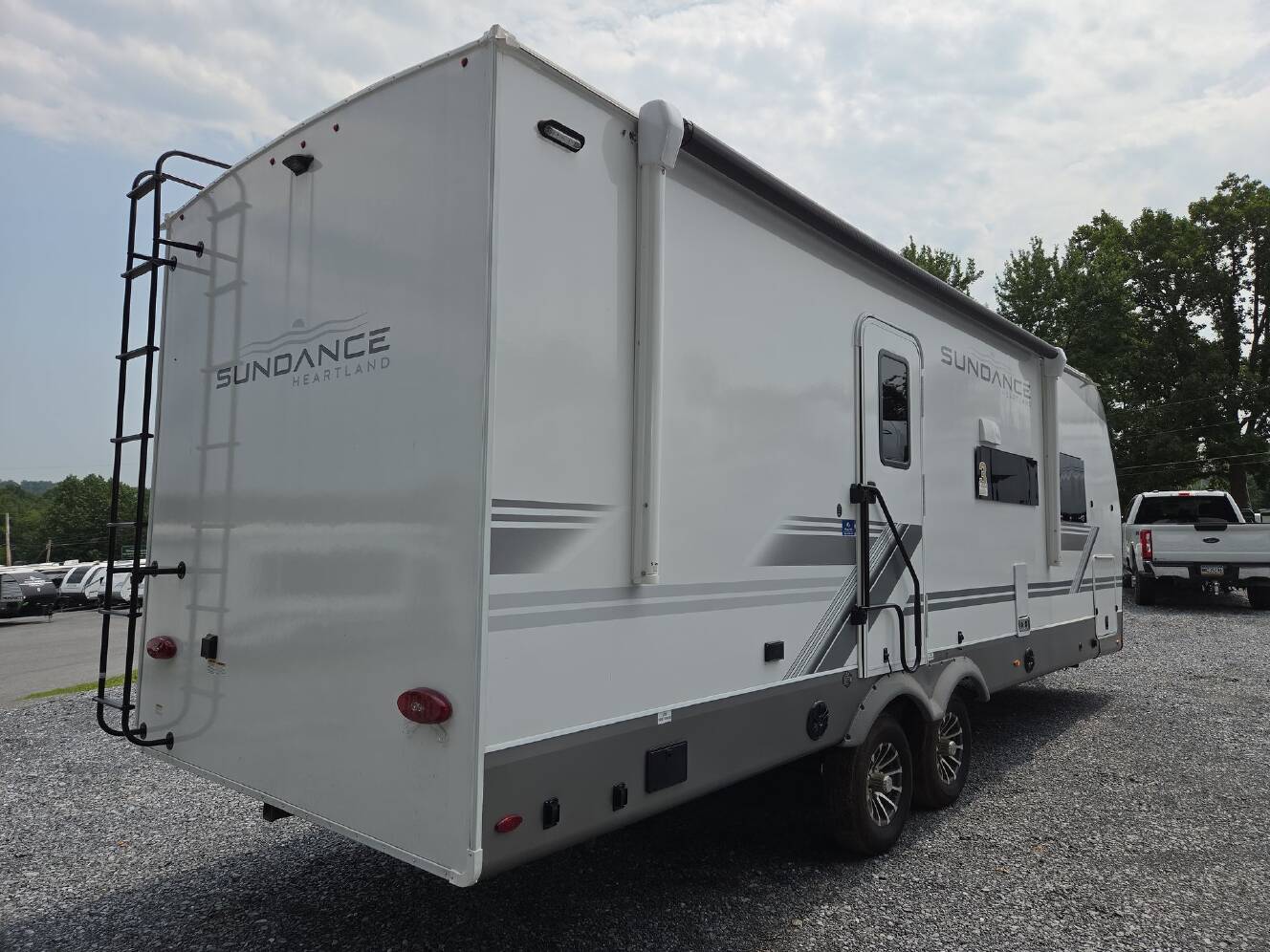 A photo of this 2026 Heartland Sundance Ultra-Lite 27RBSS