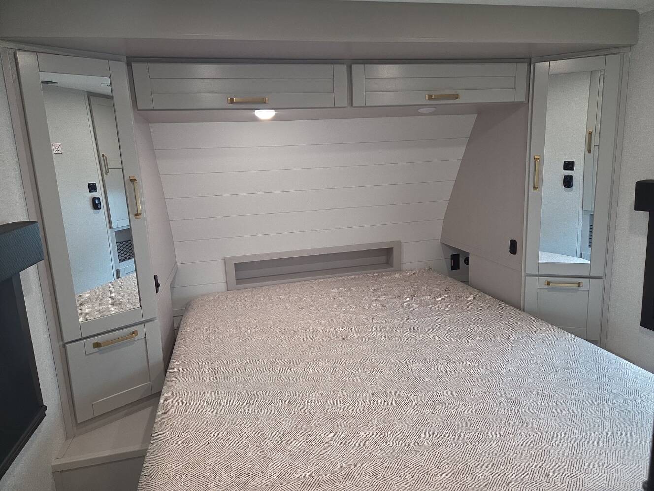 A photo of this 2026 Heartland Sundance Ultra-Lite 27RBSS