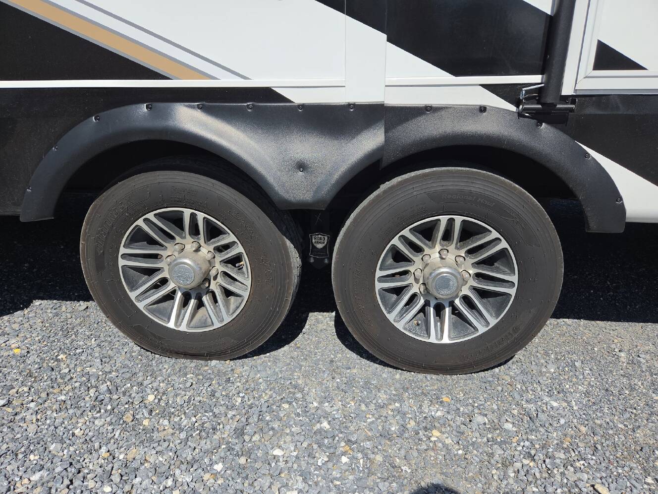 A photo of this 2026 Heartland Bighorn 37MD