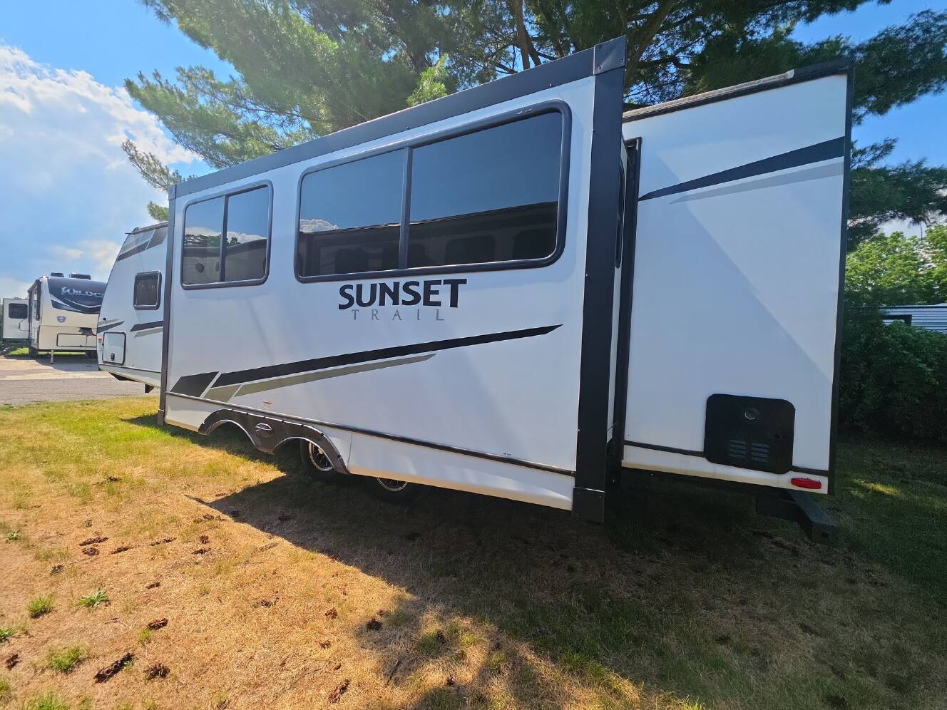 A photo of this 2024 Crossroads Sunset Trail 285CK