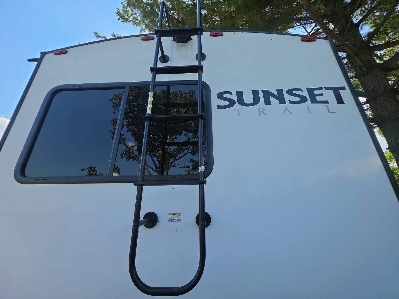 A photo of this 2024 Crossroads Sunset Trail 285CK