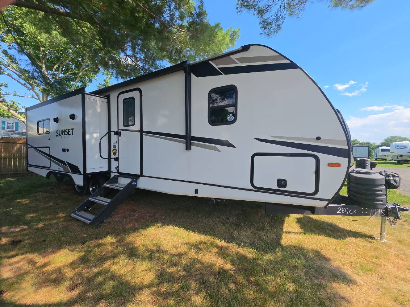 A photo of this 2024 Crossroads Sunset Trail 285CK