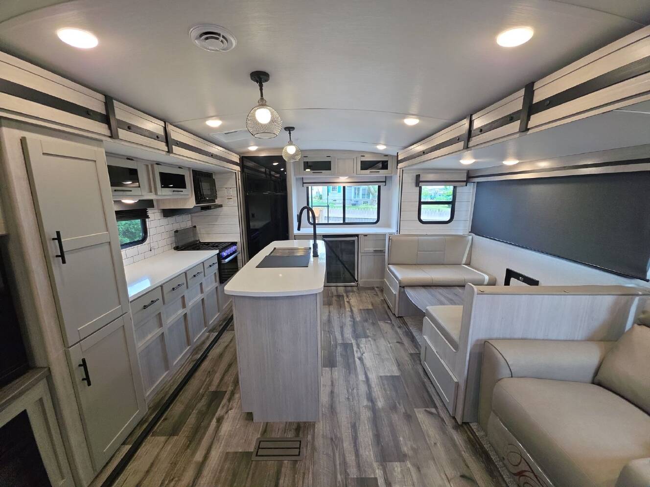 A photo of this 2024 Crossroads Sunset Trail 285CK