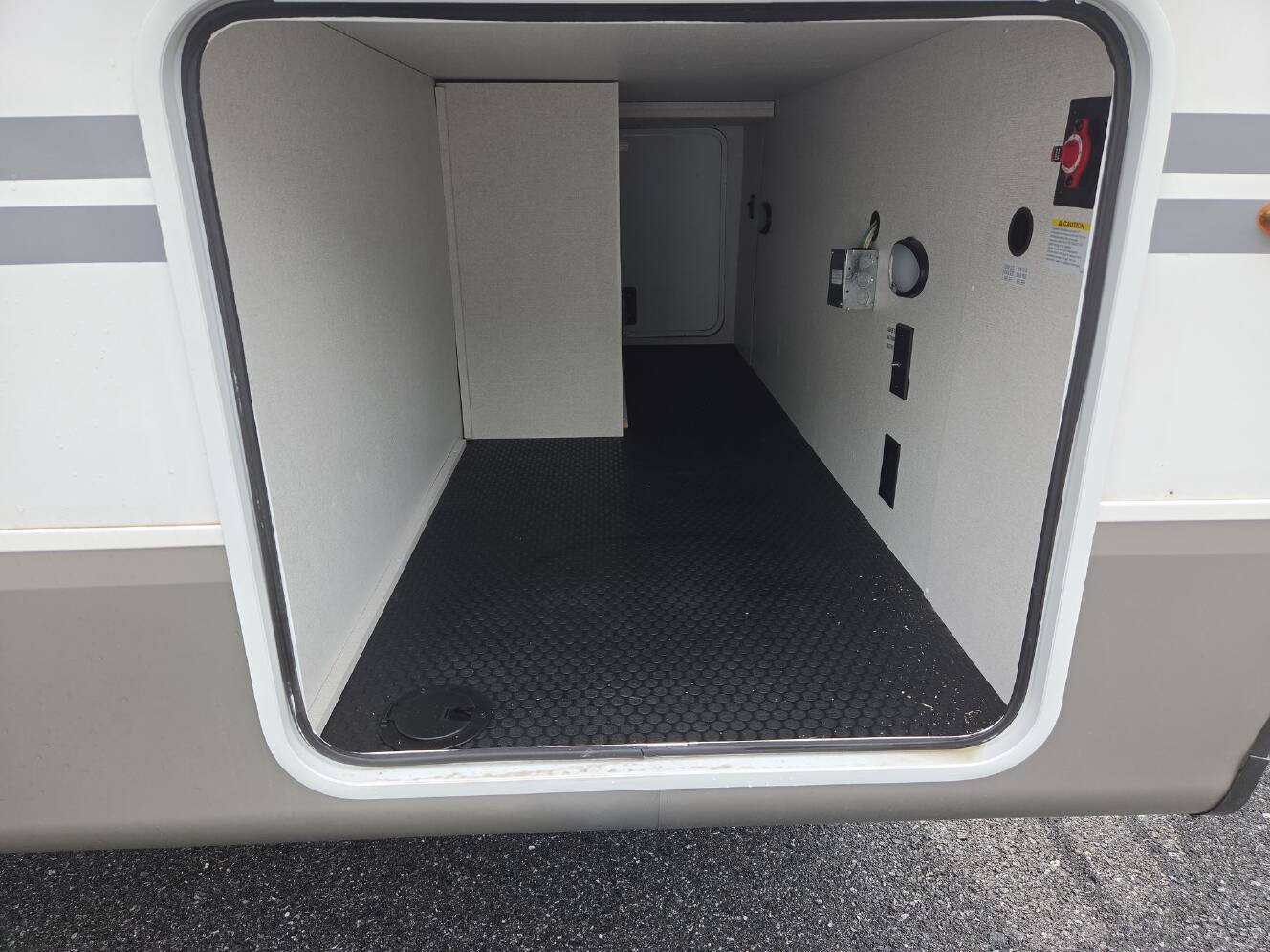 A photo of this 2027 Heartland Sundance Ultra-Lite 31BROK