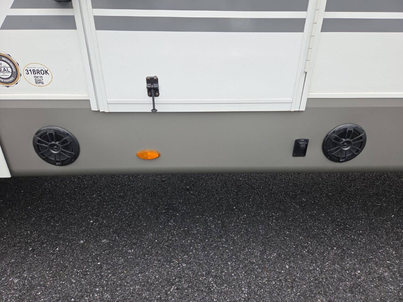 A photo of this 2027 Heartland Sundance Ultra-Lite 31BROK