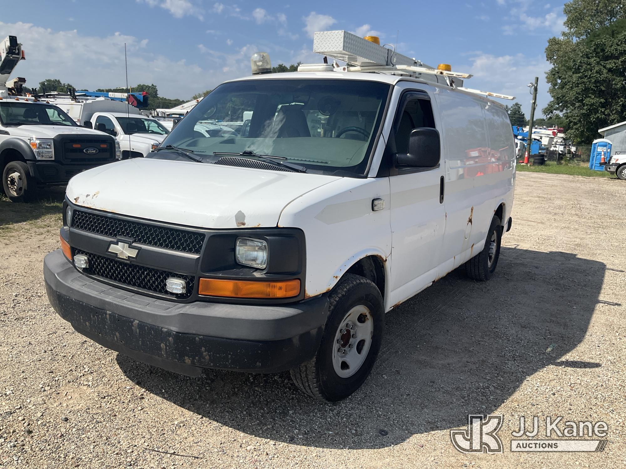 2009 CHEVROLET Express G3500 in Charlotte, MI