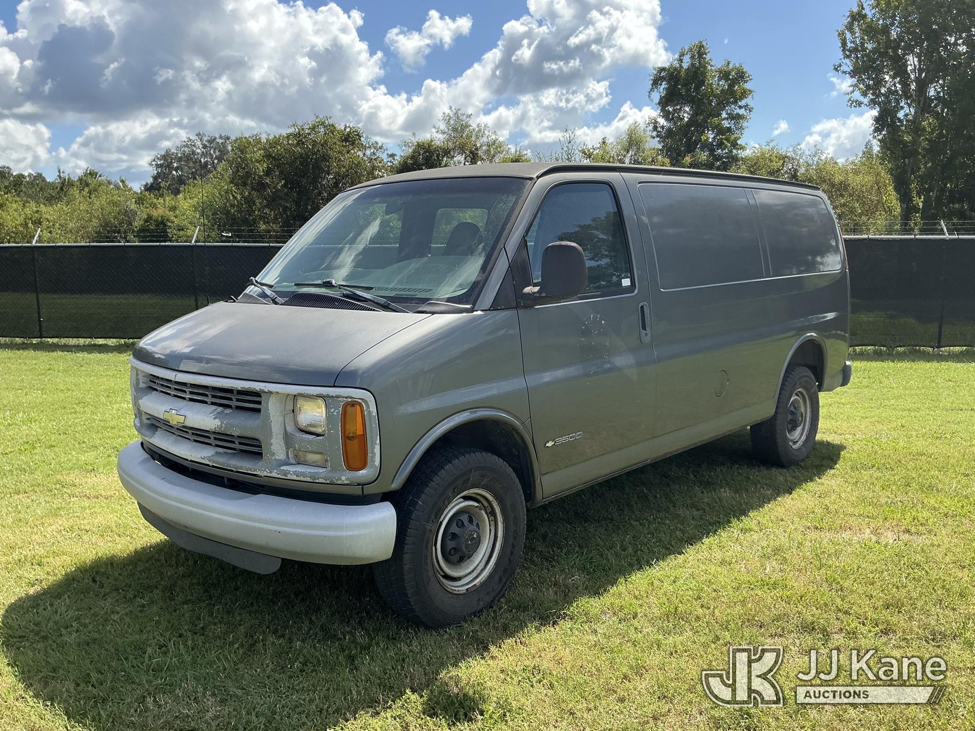 2000 CHEVROLET Express G3500 in Thonotosassa, FL