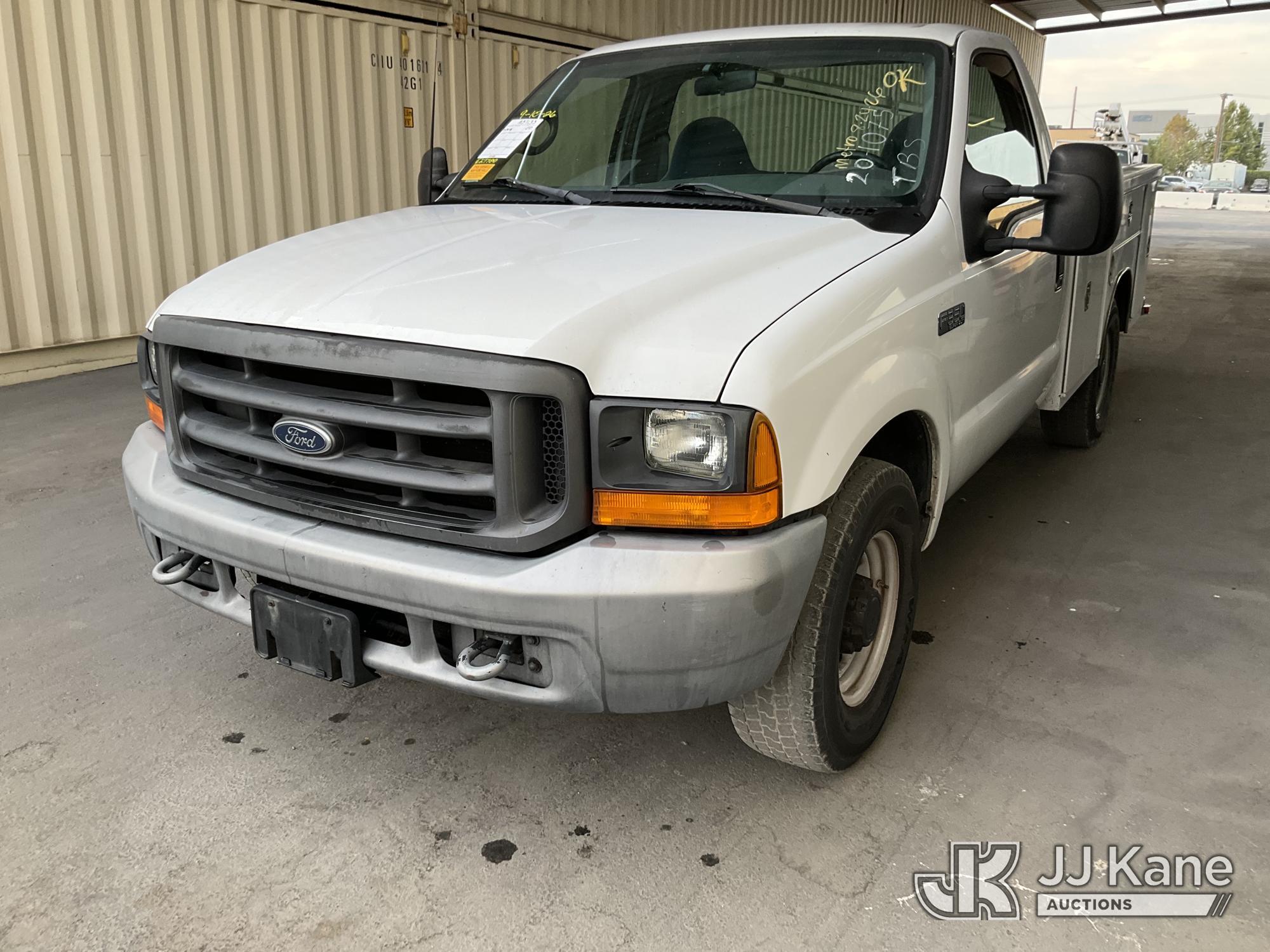 2000 FORD F-350 in Jurupa Valley, CA