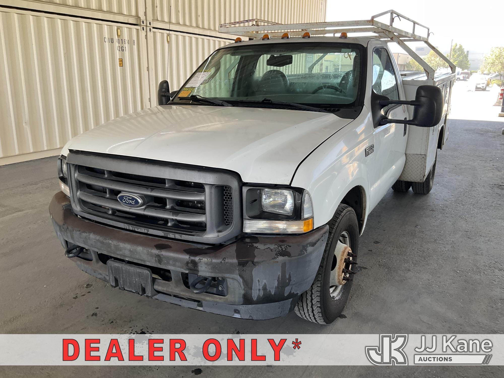 2004 FORD F-350 in Jurupa Valley, CA