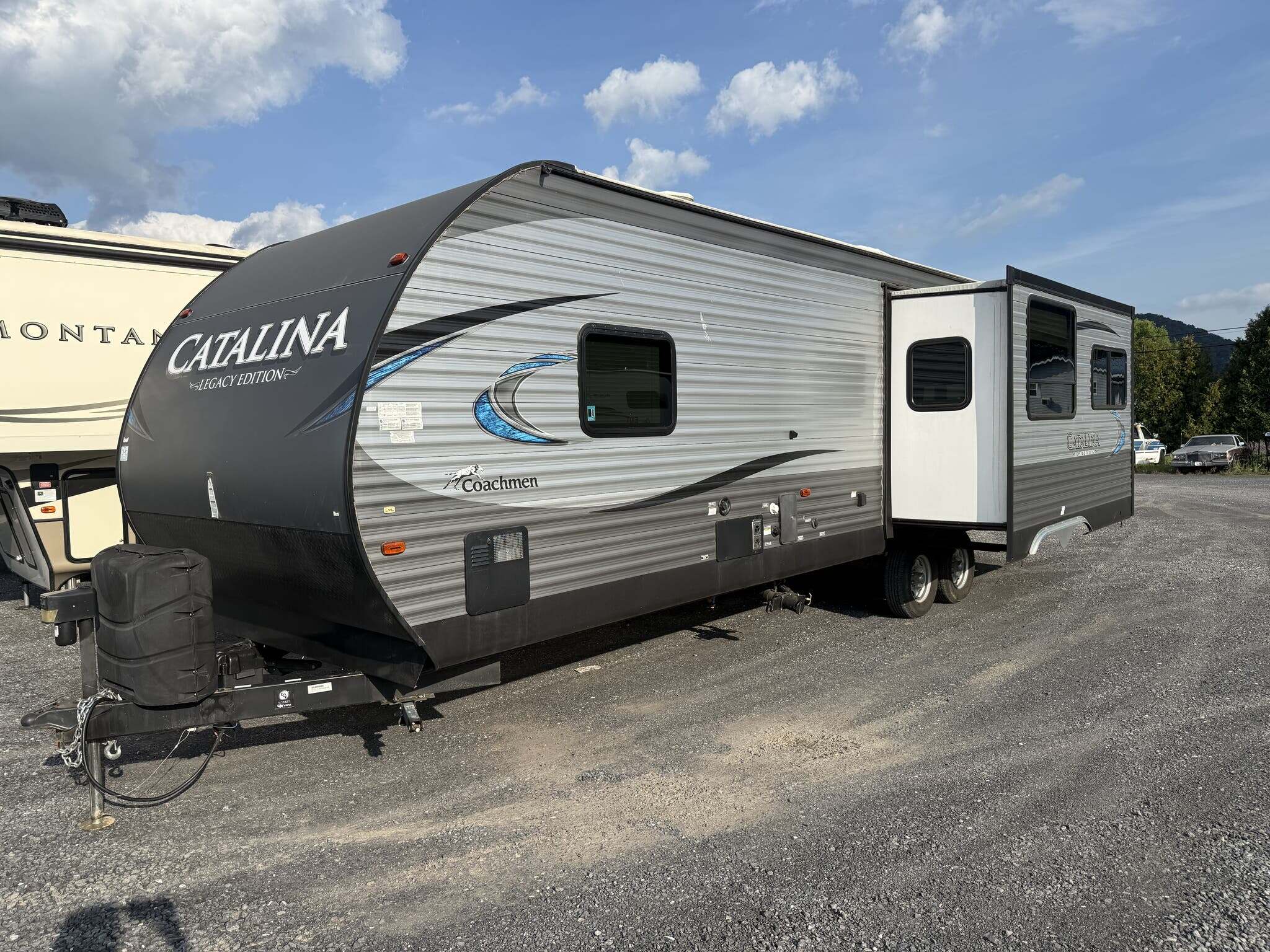 2018 Coachmen Catalina Legacy Edition 293RLDS in mill hall PA