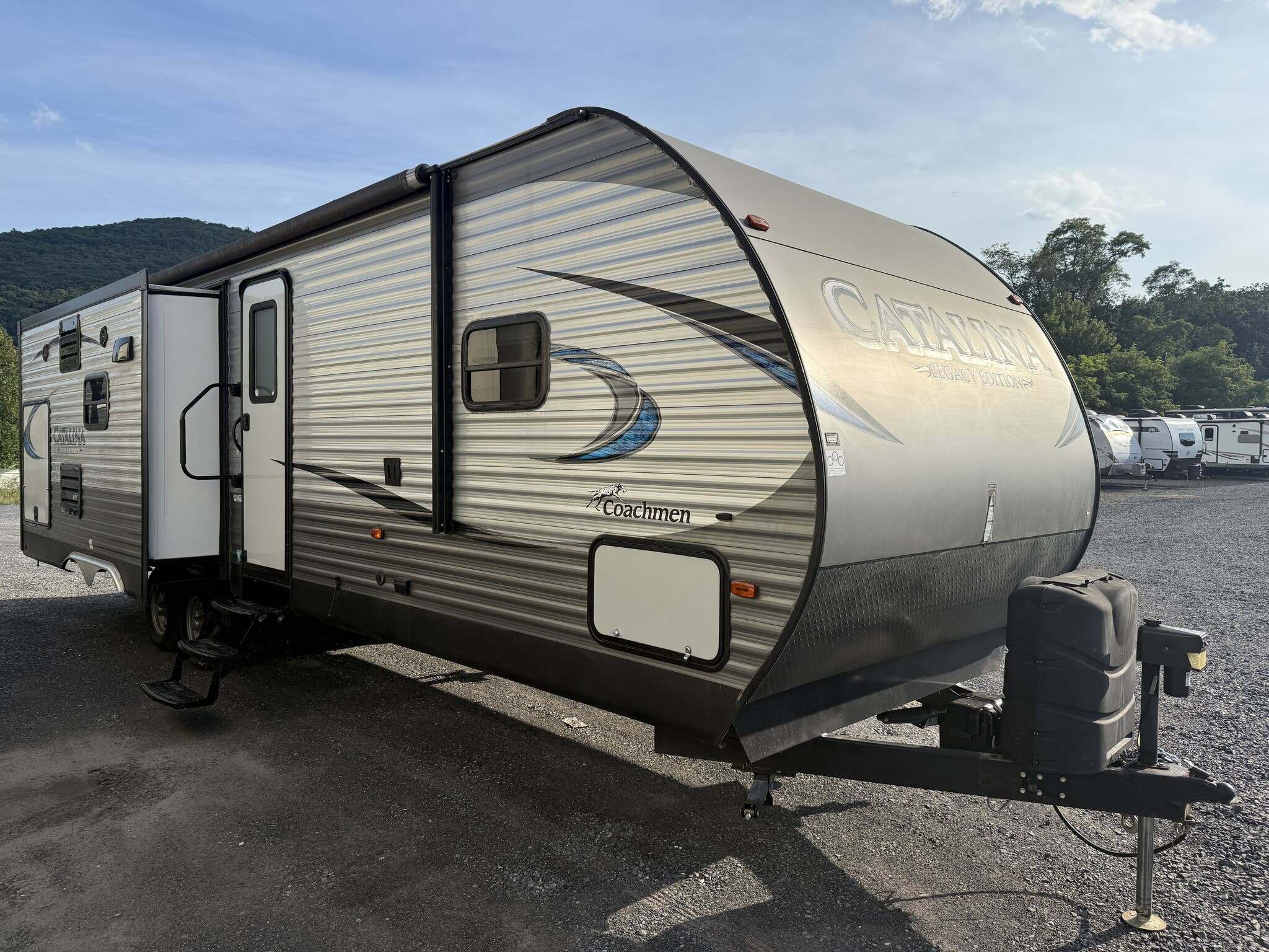 2018 Coachmen Catalina Legacy Edition 293RLDS in mill hall PA