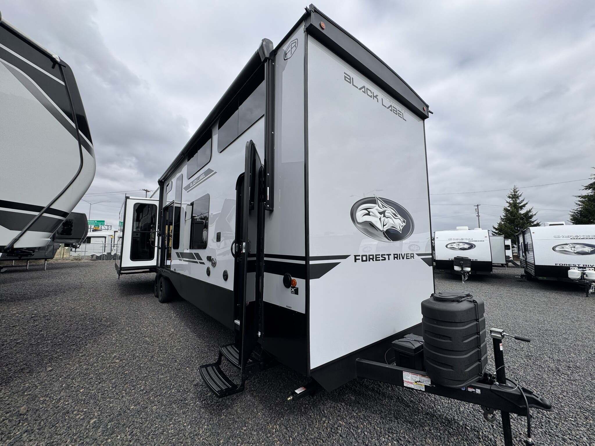 2027 Forest River Cherokee Timberwolf Black Label 39JMBL RV