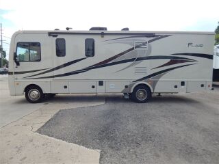 2017 FLEETWOOD FLAIR 30P