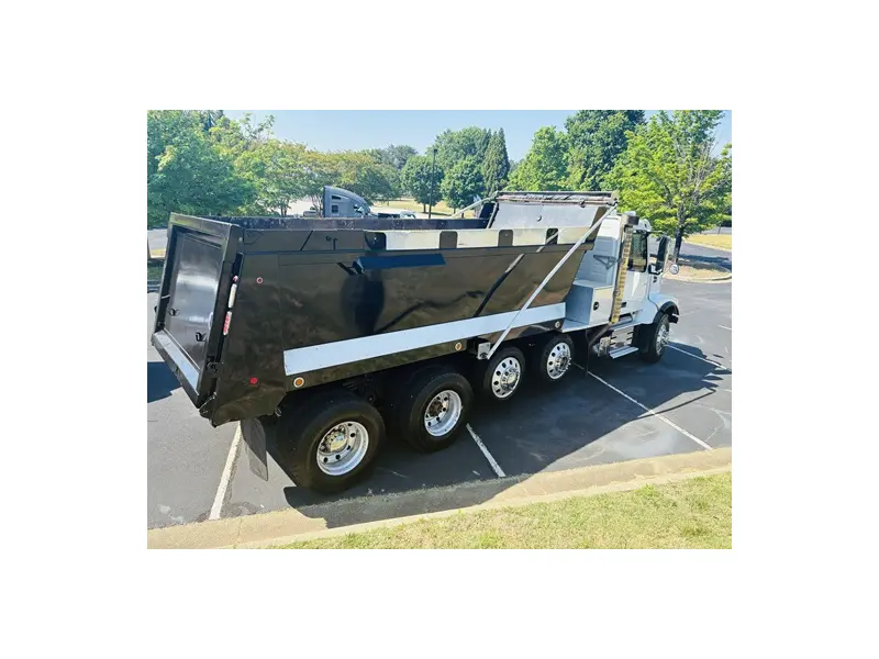 2021 VOLVO VHD64F300