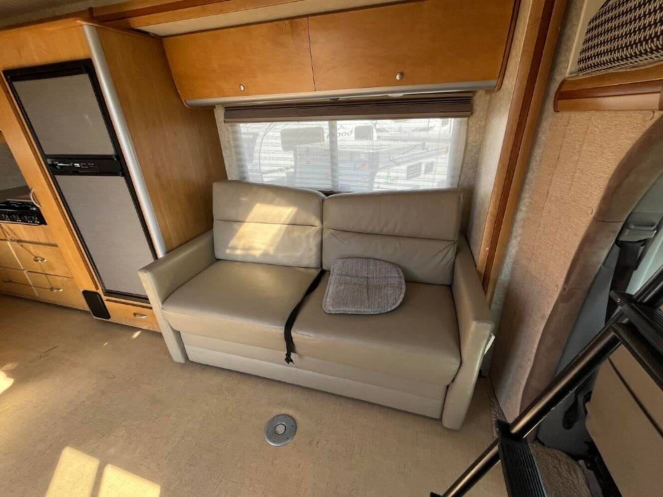 A photo of this 2010 Itasca Navion 24A
