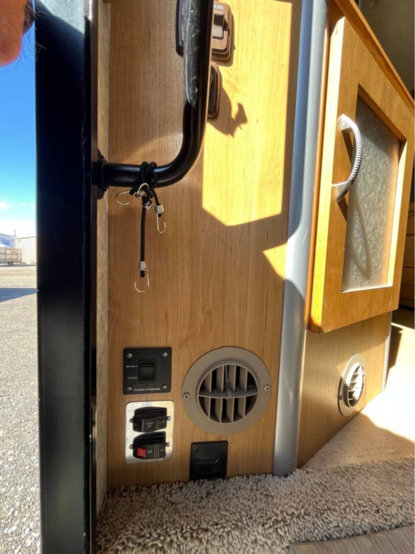 A photo of this 2010 Itasca Navion 24A