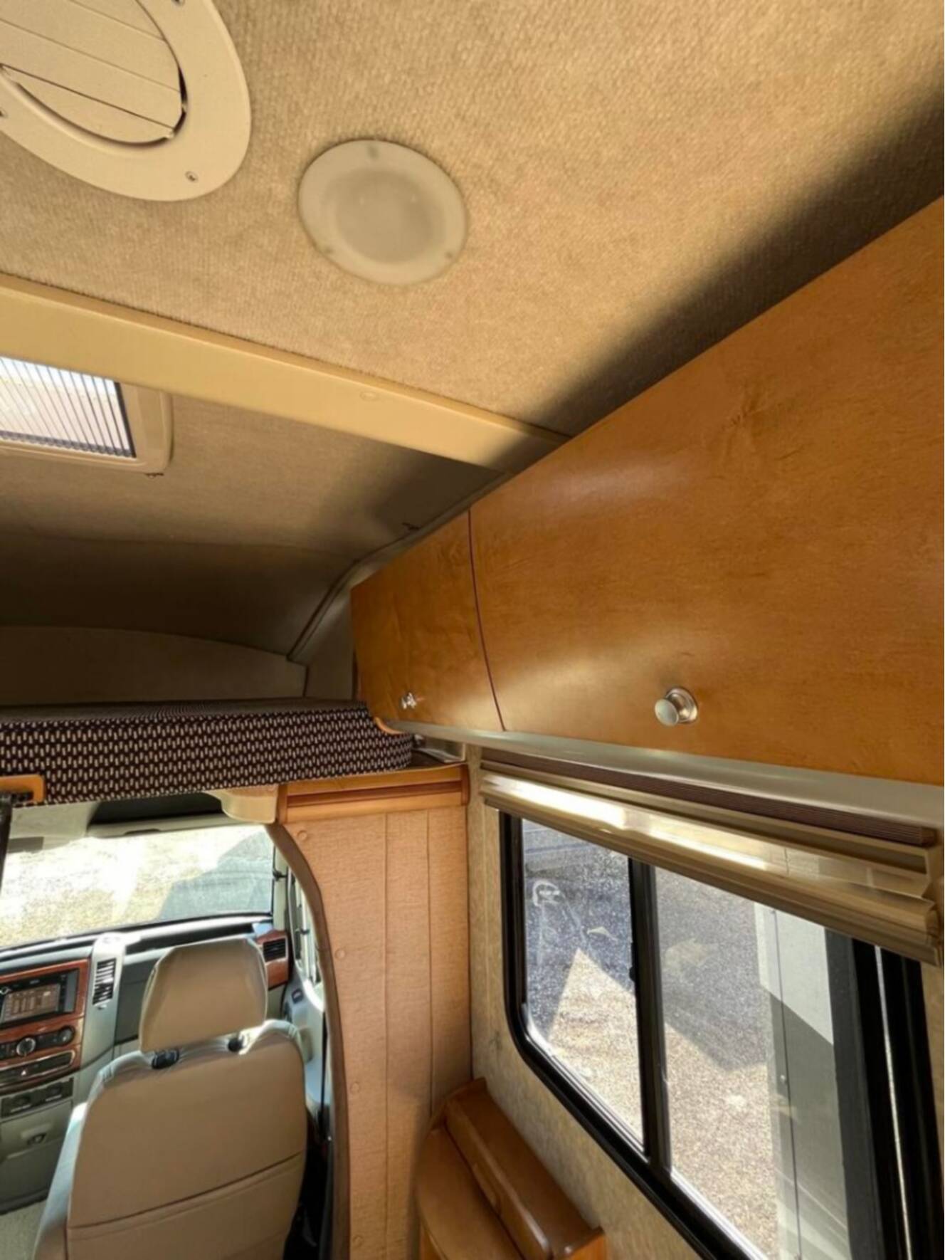 A photo of this 2010 Itasca Navion 24A