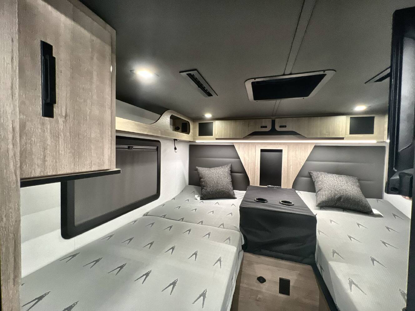 A photo of this 2026 Grand Design Lineage Series M 25TK