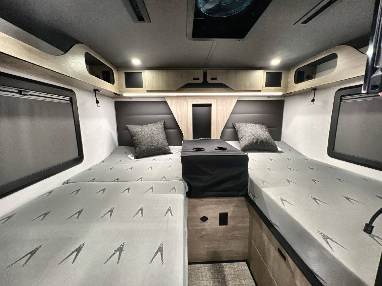 A photo of this 2026 Grand Design Lineage Series M 25TK