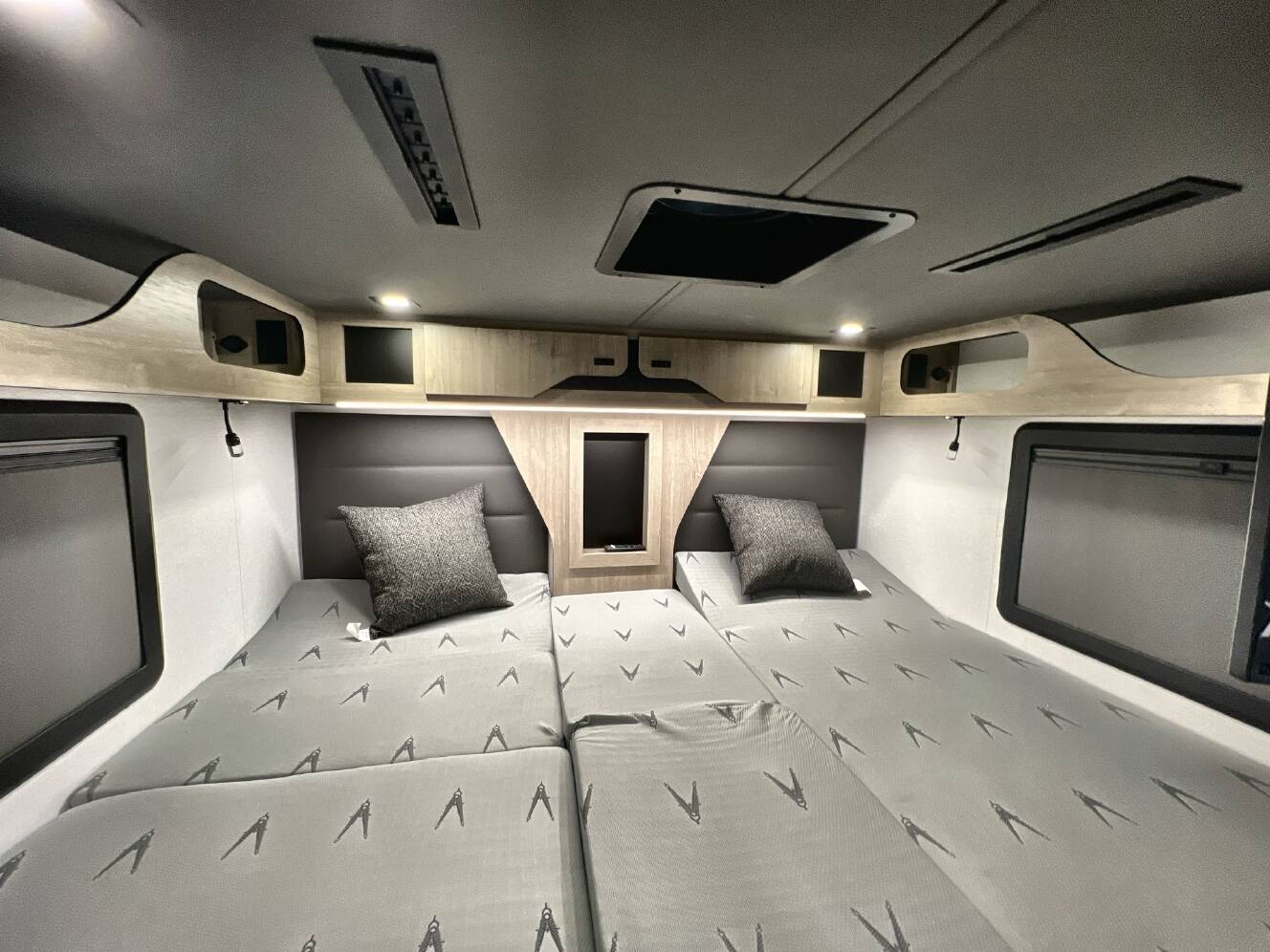 A photo of this 2026 Grand Design Lineage Series M 25TK
