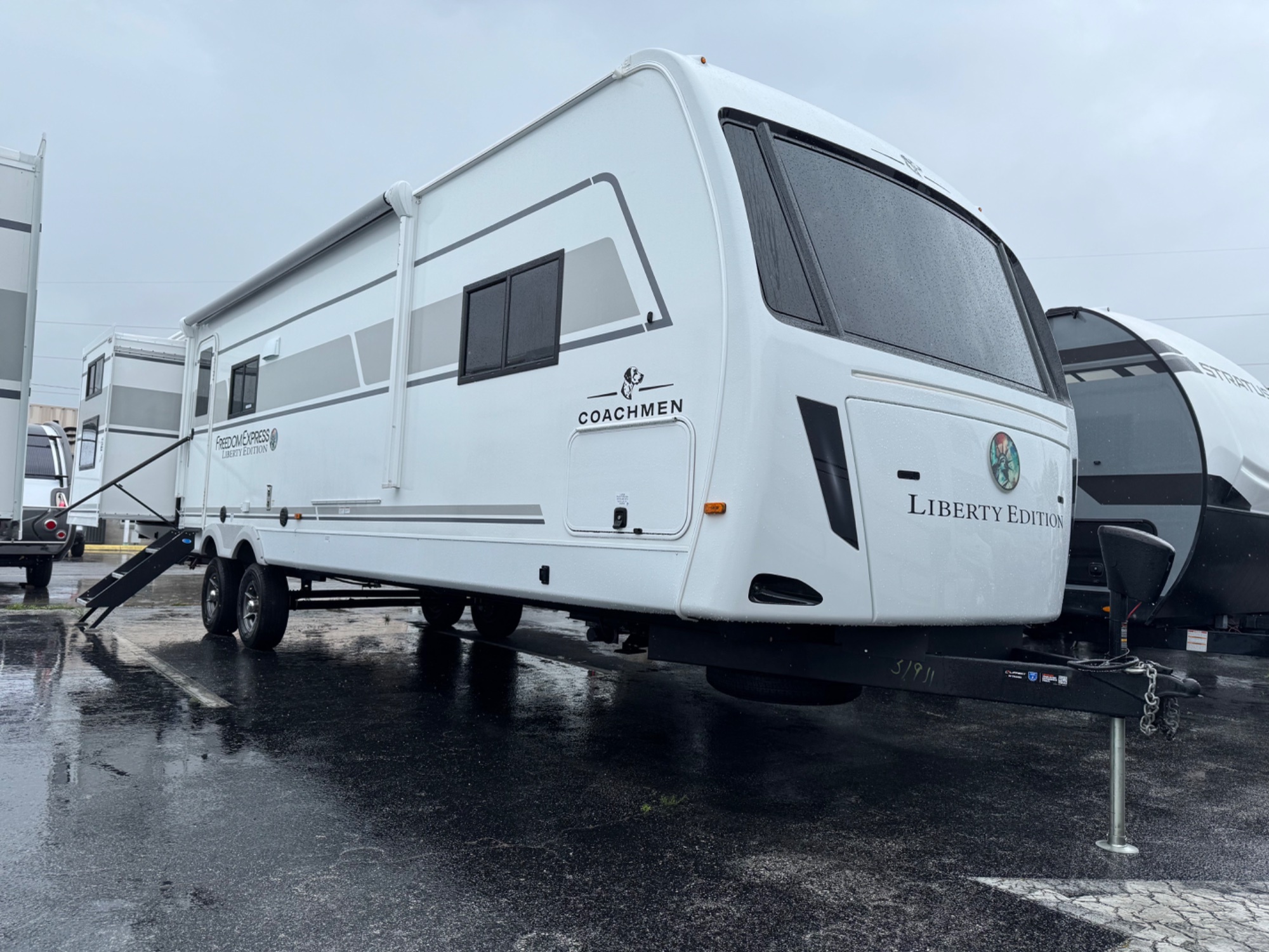 2026 Coachmen Freedom Express Ultra Lite 330BHJJLE in lakeland FL