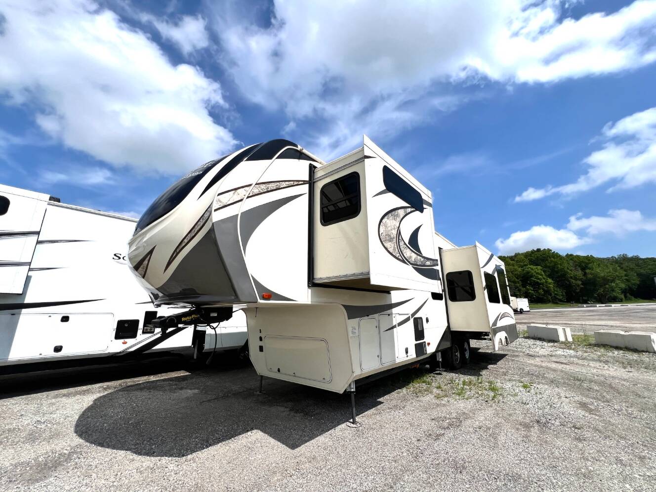 A photo of this 2019 Grand Design Solitude 344GK