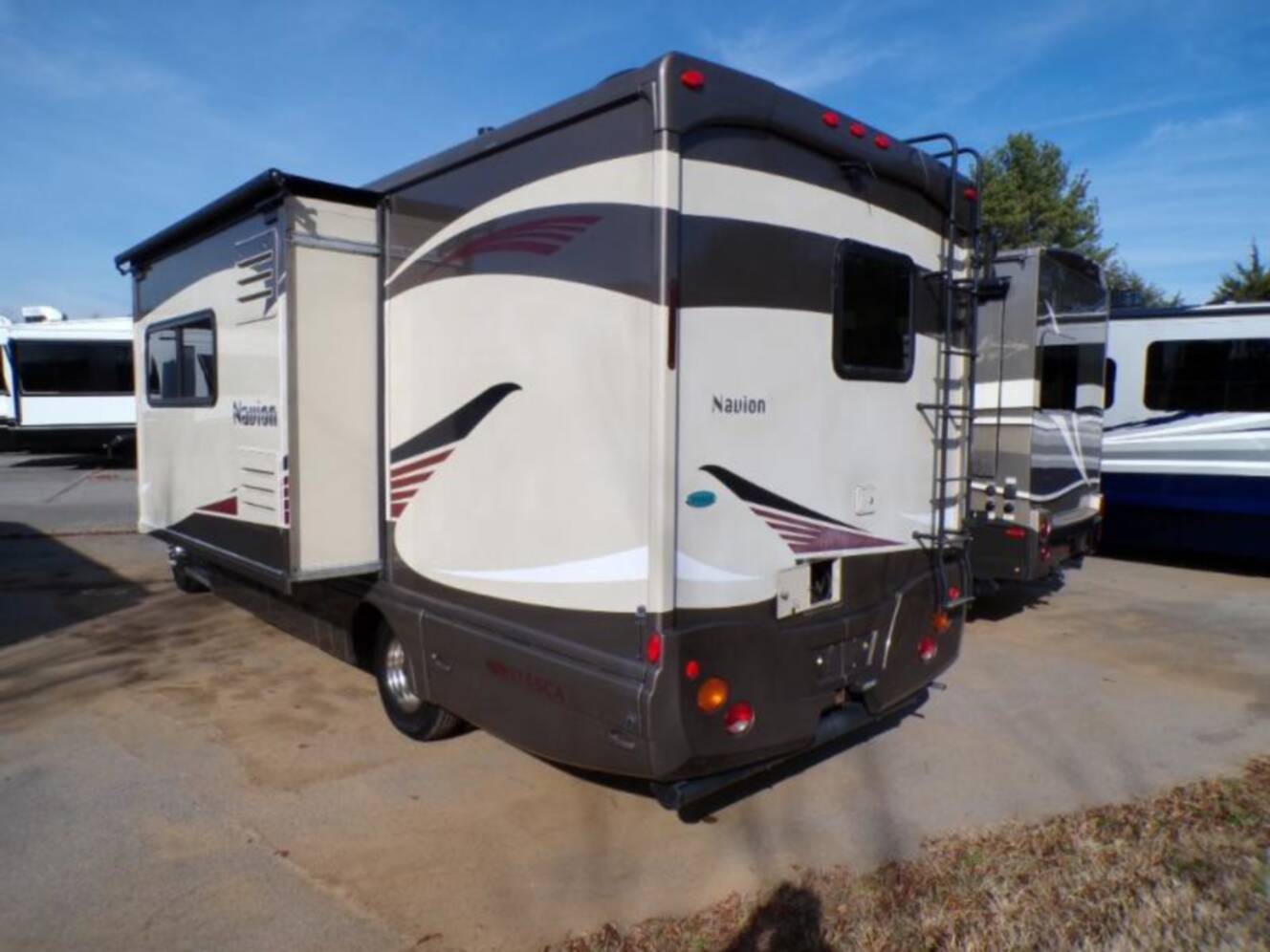 A photo of this 2015 Itasca Navion 24J