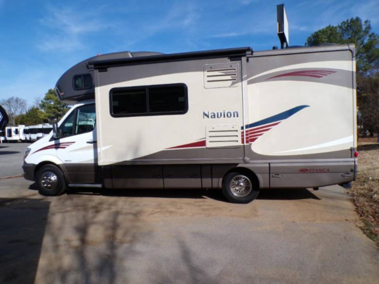 A photo of this 2015 Itasca Navion 24J