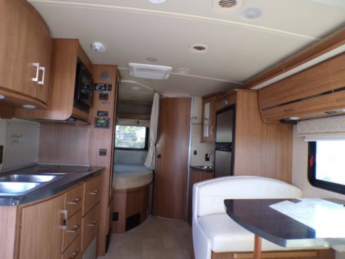 A photo of this 2015 Itasca Navion 24J