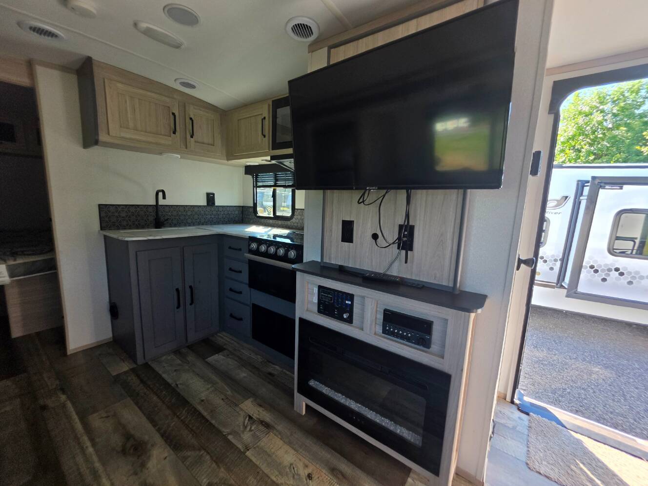 A photo of this 2022 Heartland Sundance Ultra Lite Series 255BH