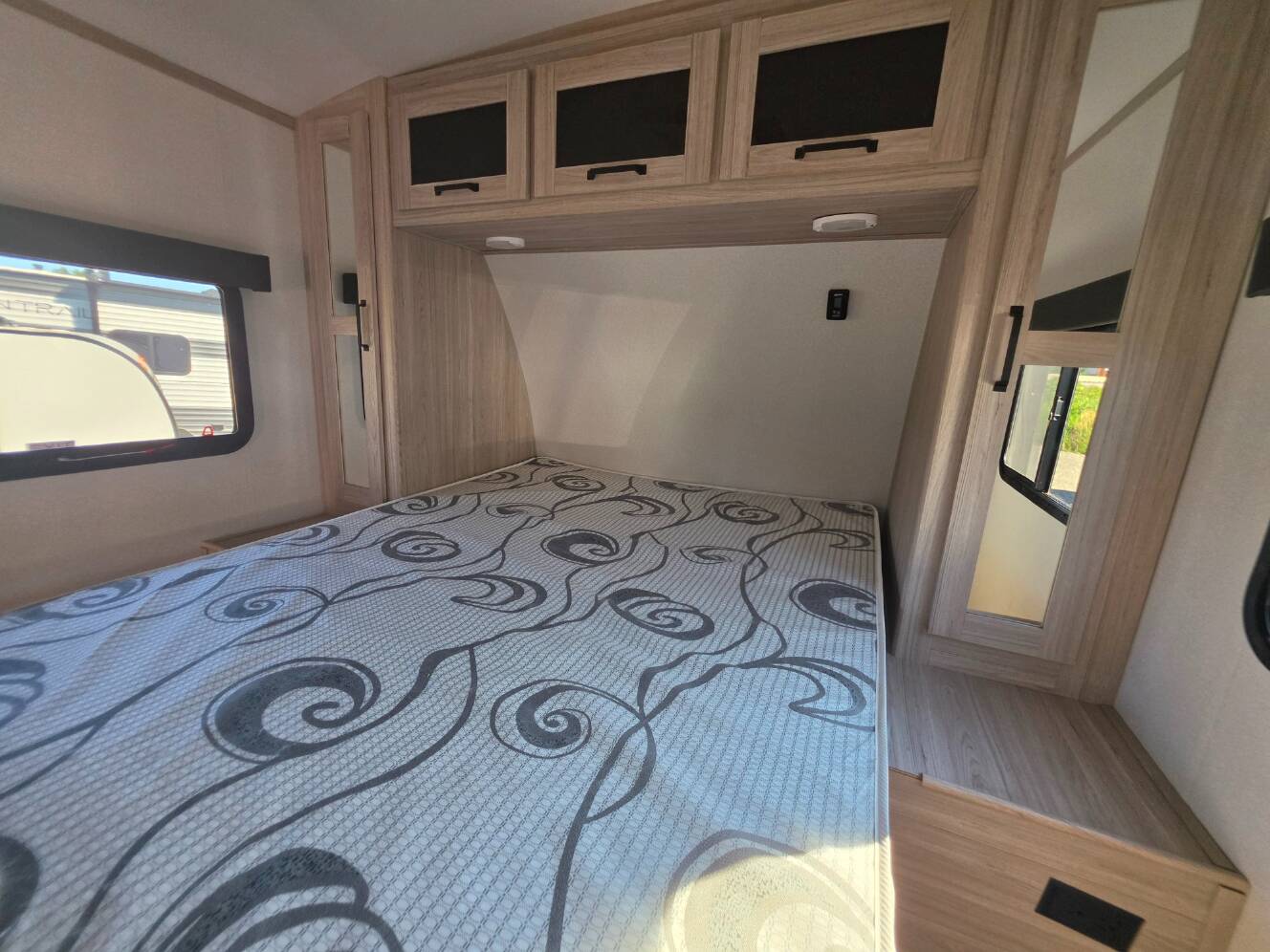 A photo of this 2022 Heartland Sundance Ultra Lite Series 255BH