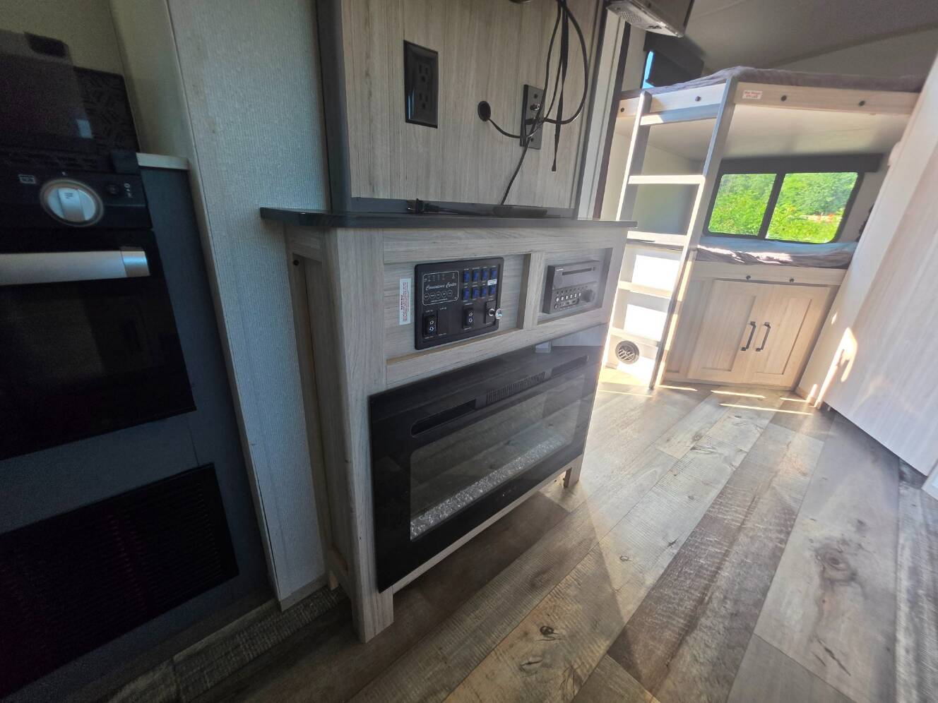 A photo of this 2022 Heartland Sundance Ultra Lite Series 255BH