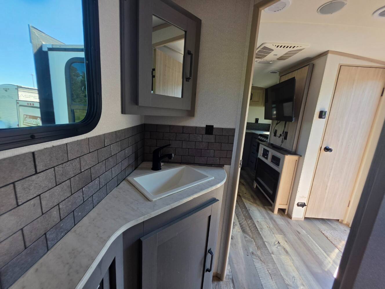A photo of this 2022 Heartland Sundance Ultra Lite Series 255BH