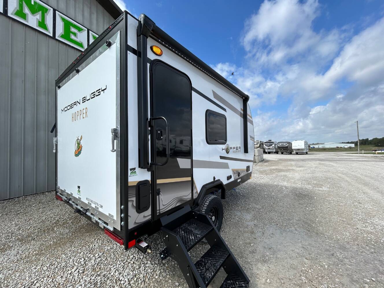 A photo of this 2026 Modern Buggy Hopper HOP2