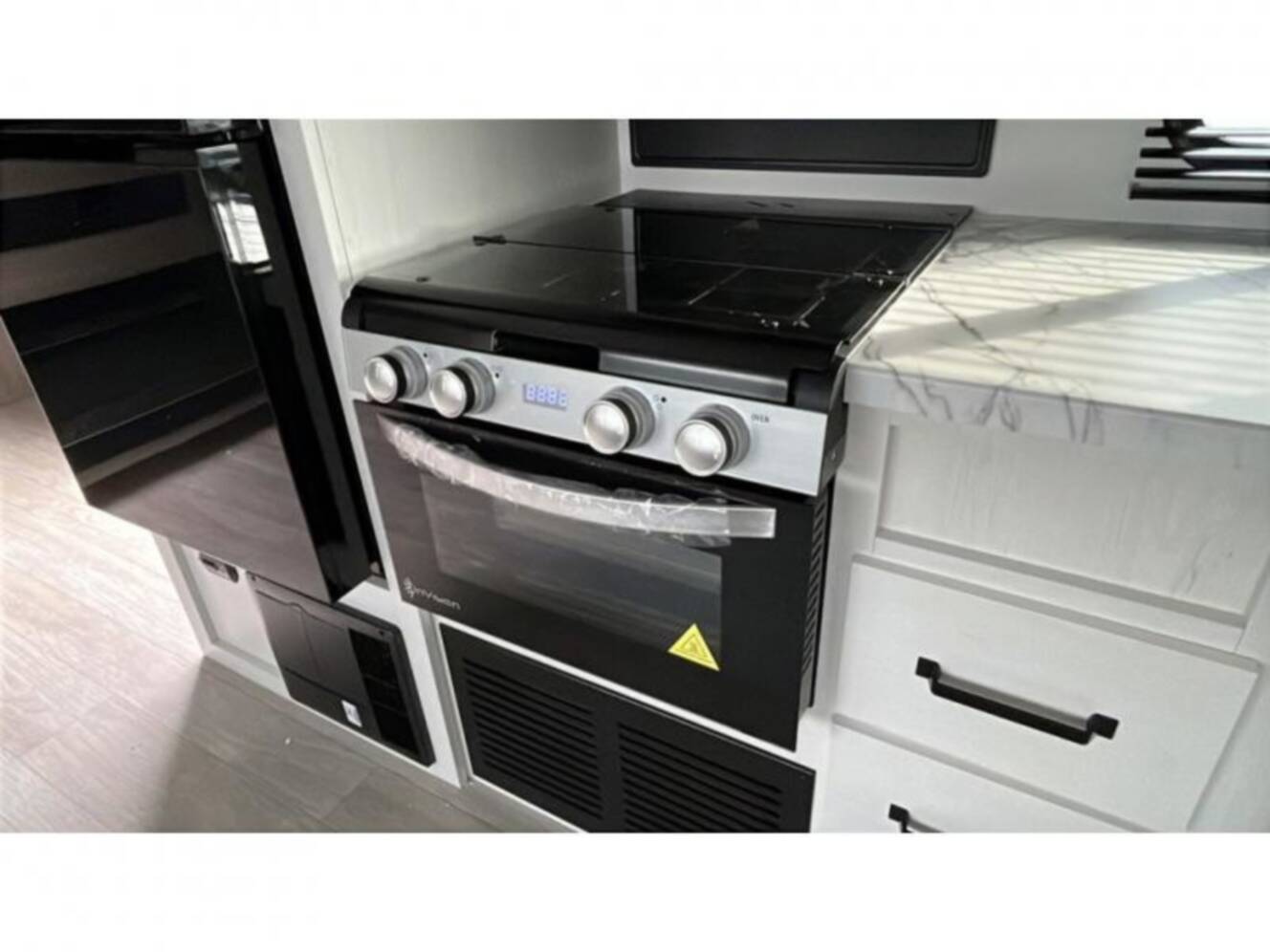 A photo of this 2026 Palomino SolAire 3200TSBH