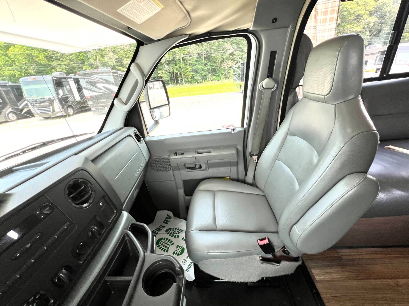 A photo of this 2019 Thor Motor Coach Majestic 28A