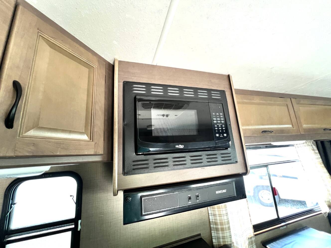 A photo of this 2019 Thor Motor Coach Majestic 28A